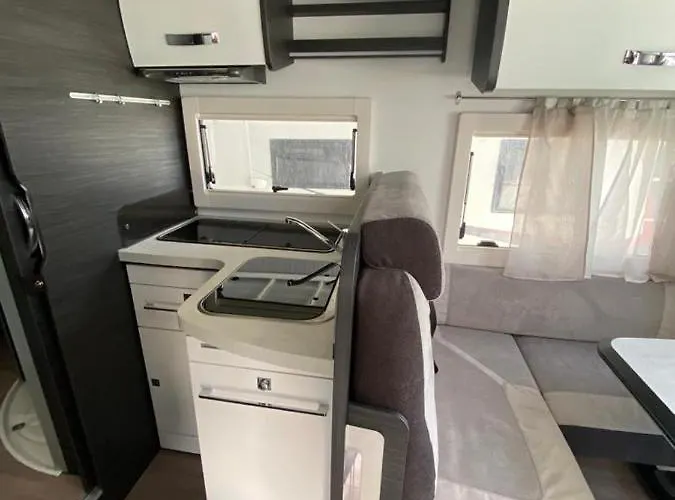 캠프장 Magnifica Autocaravana Adria Matrix Axess 670sl